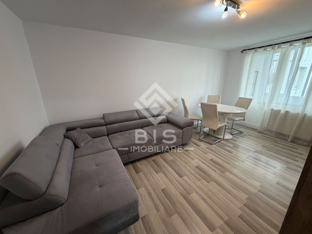 Apartament 3 camere - zona INDEPENDENȚEI