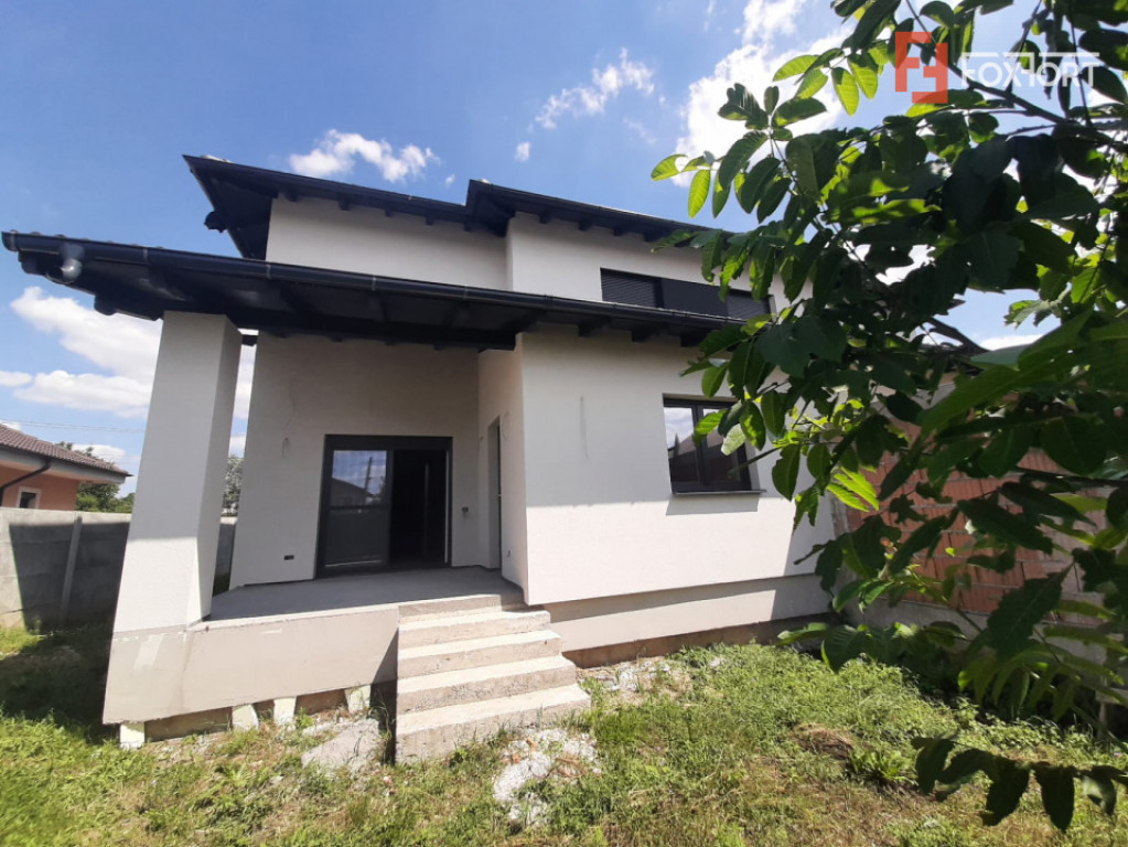 Duplex cu 4 camere de vanzare in localitatea Bucovat