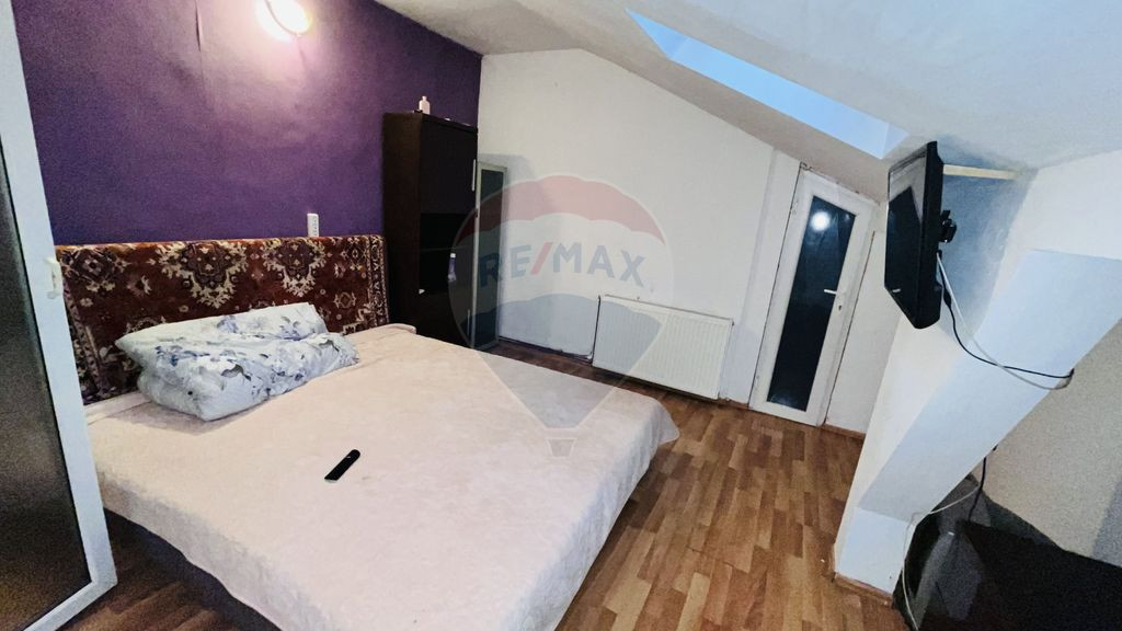 Apartament cu 3 camere de vânzare în zona Rogerius