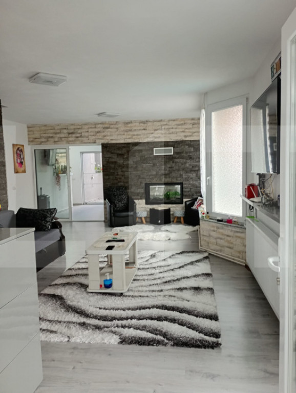 Casa cu 6 camere, 205 mp, teren 502 mp, Chichiș