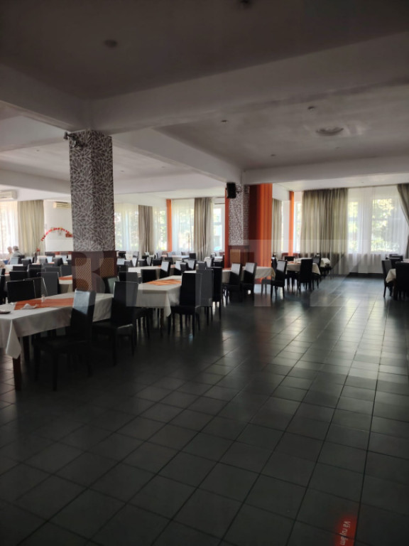 Spatiu de inchiriat, 695 mp, zona Câmpia Turzii