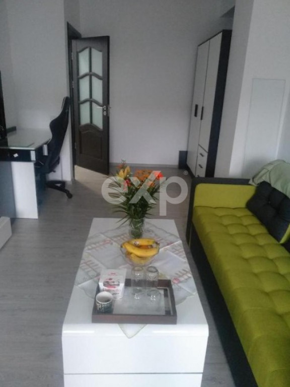 De vânzare apartament 2 camere, 60 m², in bloc tip vila, E