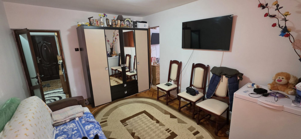 23 AUGUST-APARTAMENT 2 CAMERE , CENTRALA GAZ, ETAJ 3