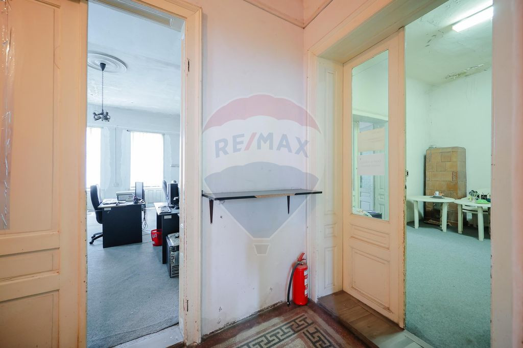 Apartament de vânzare cu 3 camere, str. Cuza Vodă, ultr...