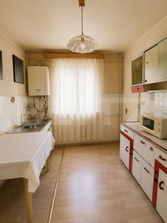 Apartament 3 camere, 75 mp, etaj 2, balcon 8 mp, Progresul
