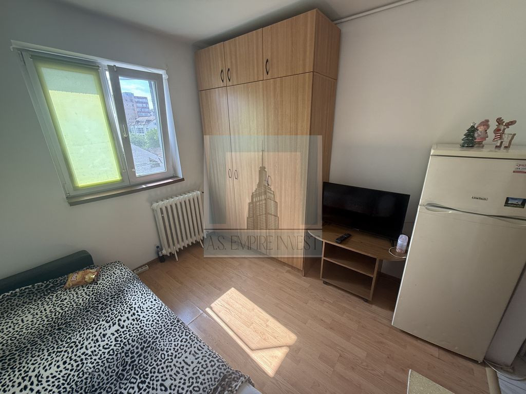 Garsoniera 12 mp utili - zona Vlahuta