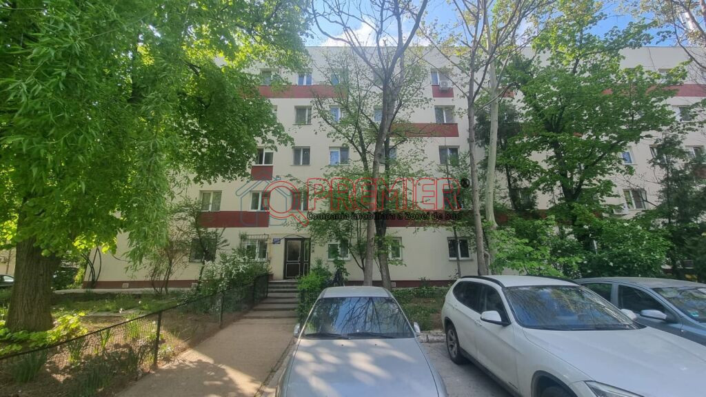 Apartament cu 3 cam - Str Resita