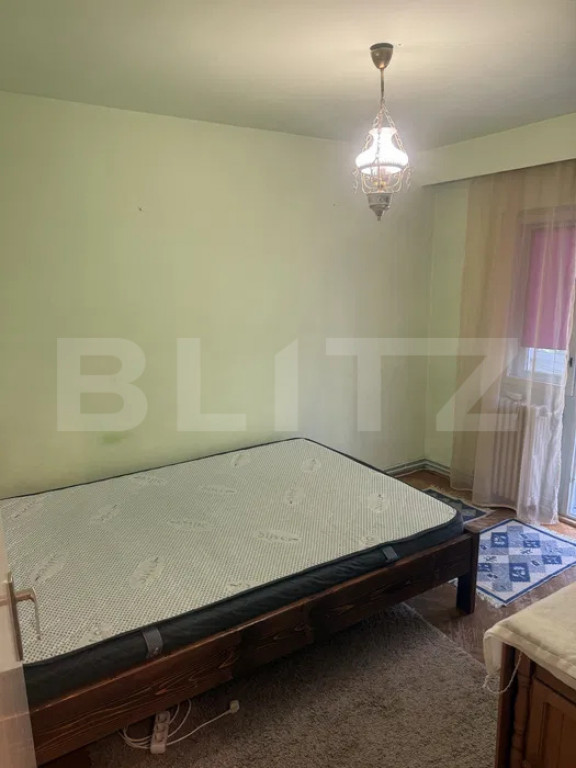 Apartament 3 camere, semidecomandat, 65 mp, zona Iulius