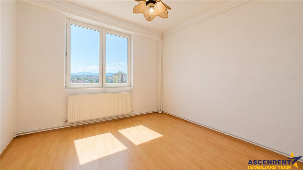 3D! Renovat, luminos, living si 2 dormitoare, cu vedere pano