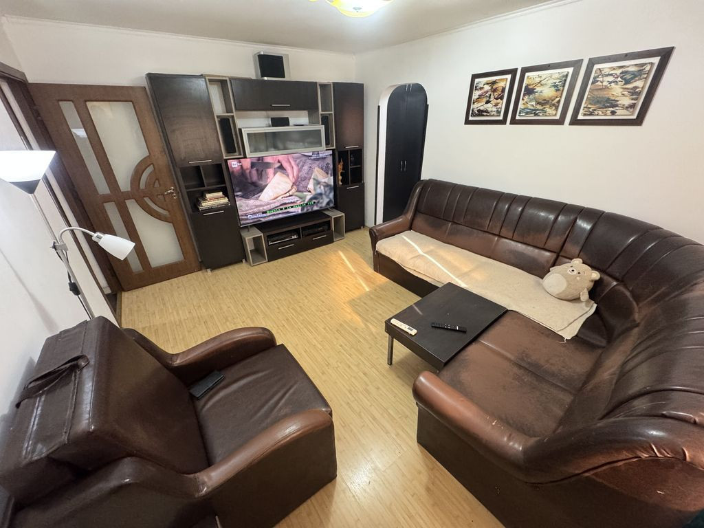 Apartament 2 camere zona Poarta 6 cu Centrala