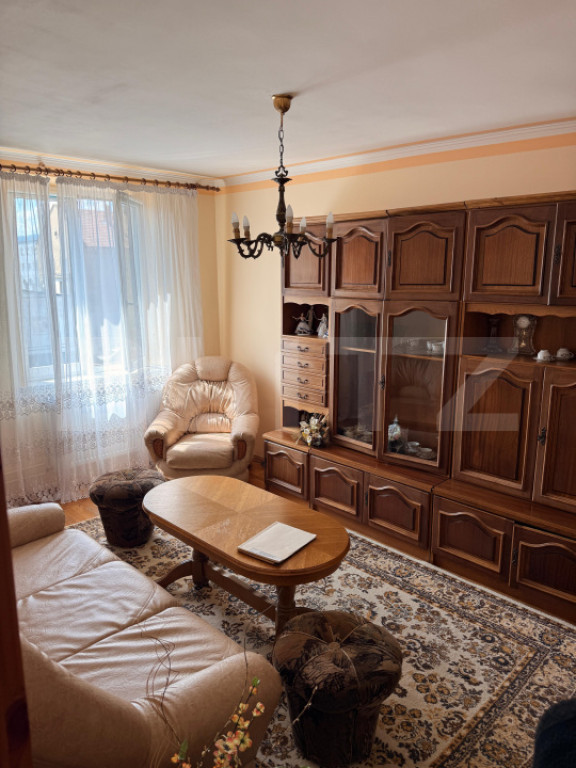Apartament cu 2 camere renovat în Zărnești – zonă cent