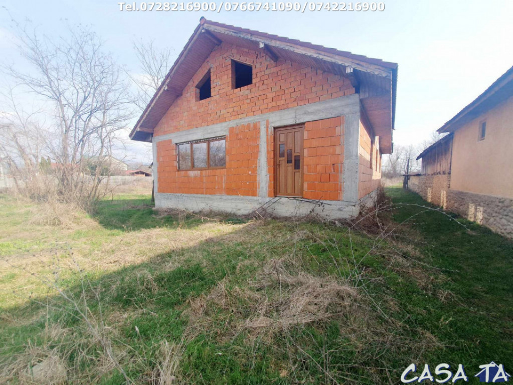 Casa D+P în Arcani (La Rosu)
