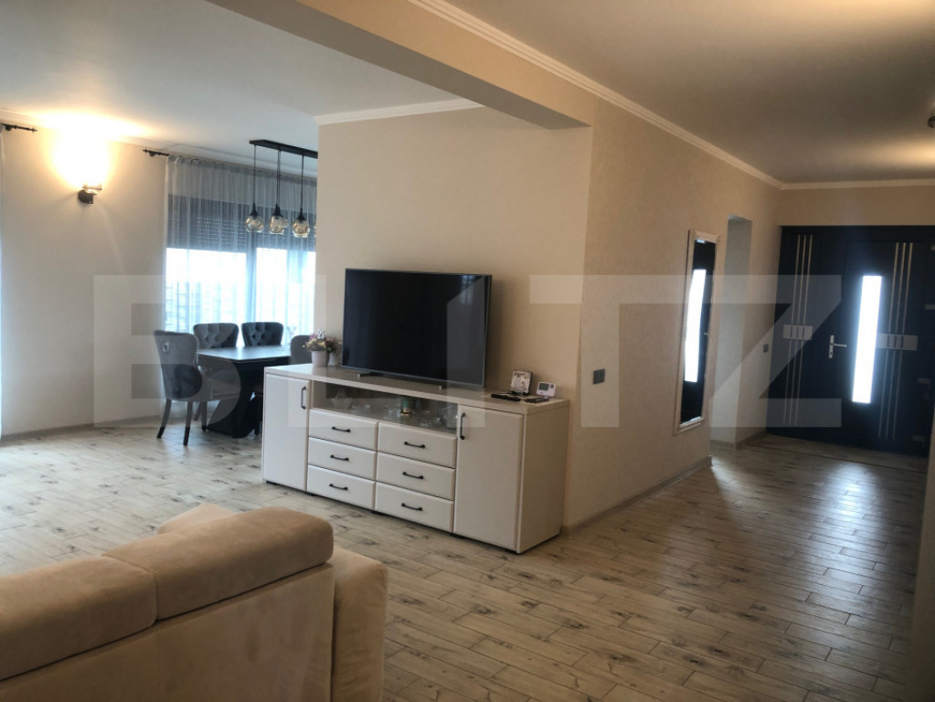 Casa de vanzare, 171 mp, teren 715 mp, zona Paulesti