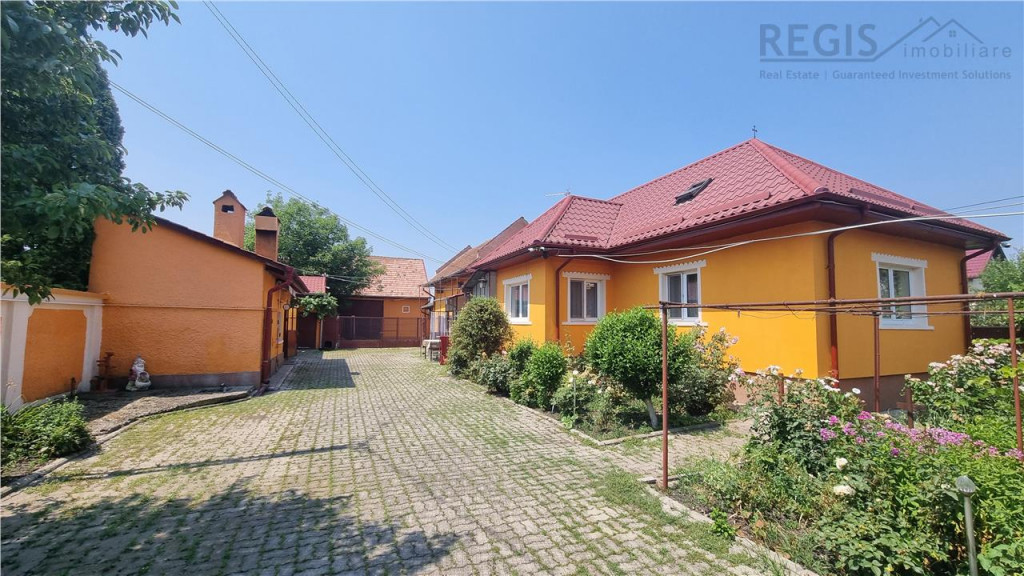 Casa de 4 camere zona Stupini