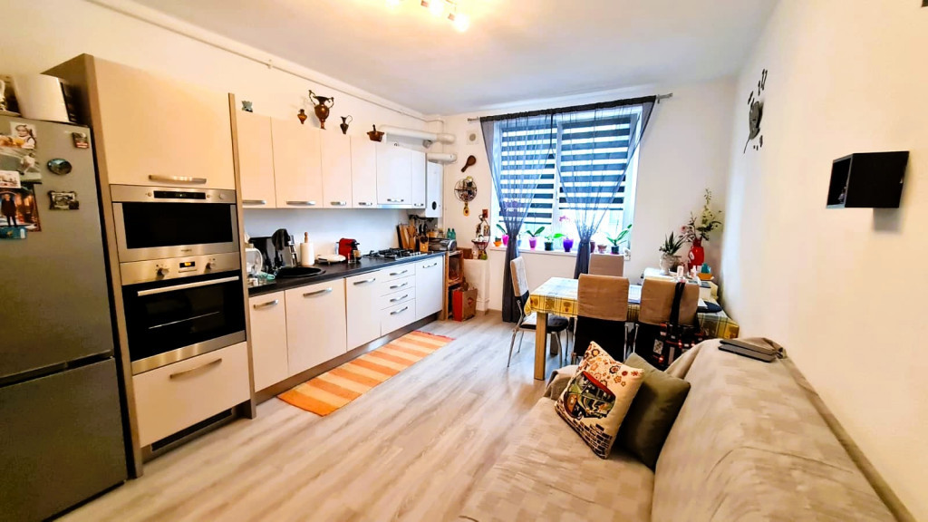Apartament 3 camere decomandat zona Selimbar