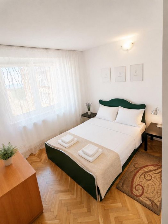 Apartament 3 camere, decomandat - zona Grivitei