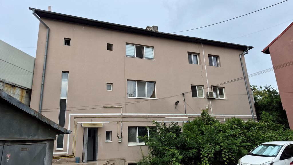 Apartament cu 3 camere 65,09 mp + 2 spatii 11,62 mp - Gar...