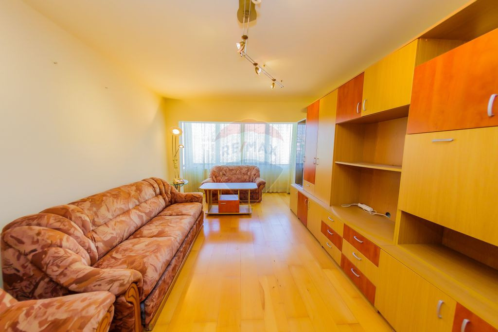 Apartament 4 camere, 80 mp, zona Central