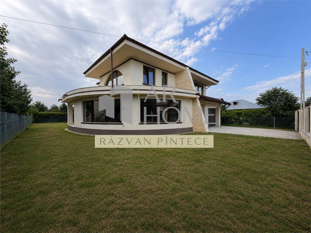 Vila de lux, 4 camere, teren 783 mp, Cornu de Jos, Praova