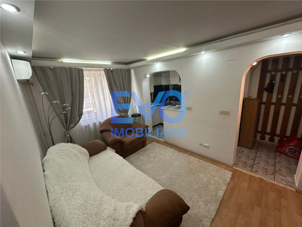 Apartament 3 camere, 60 mp, zona Podu Ros