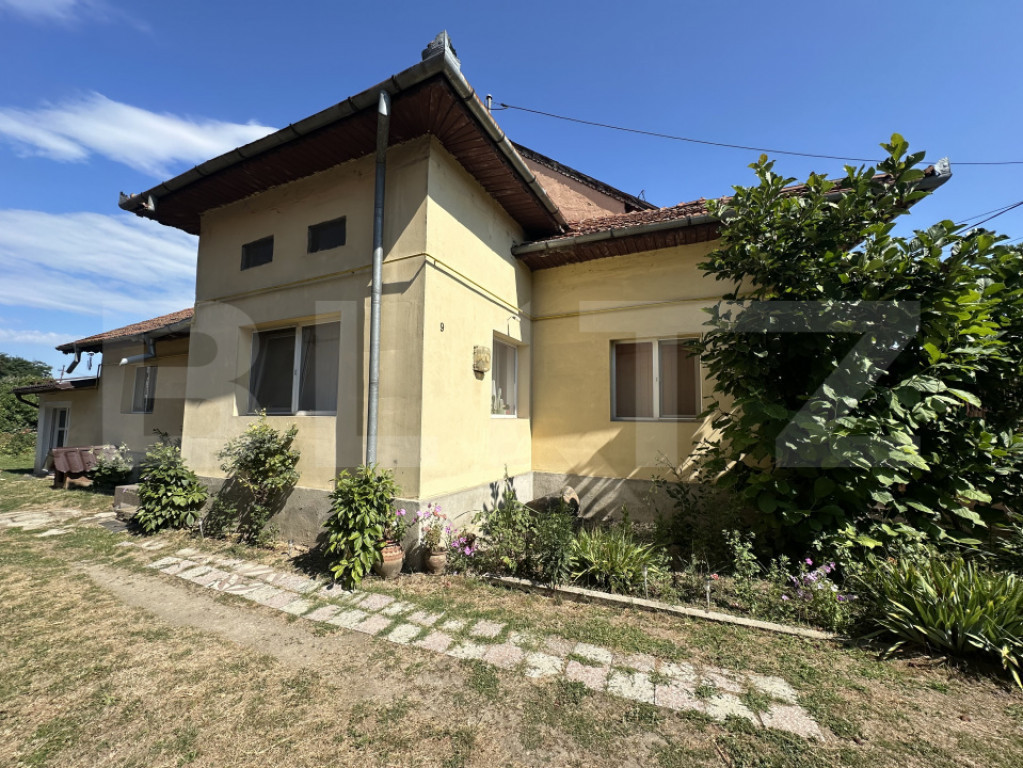 Casa de vanzare 131 mp, teren generos de 1.100 mp