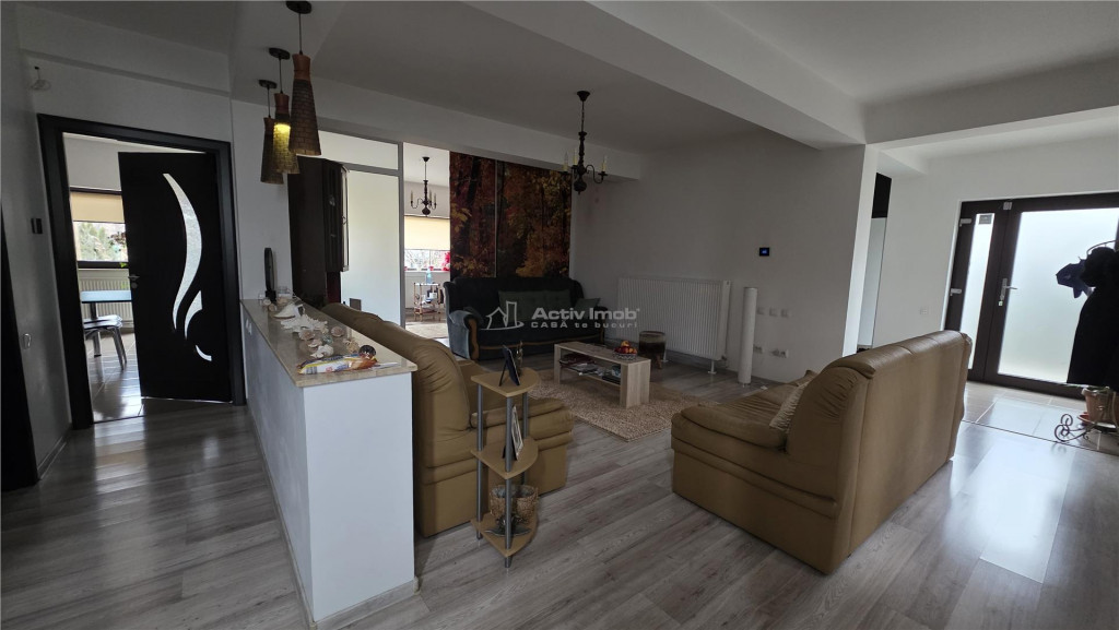 Casa P E M, teren 664 mp - zona centrala - Spitalul Judetean