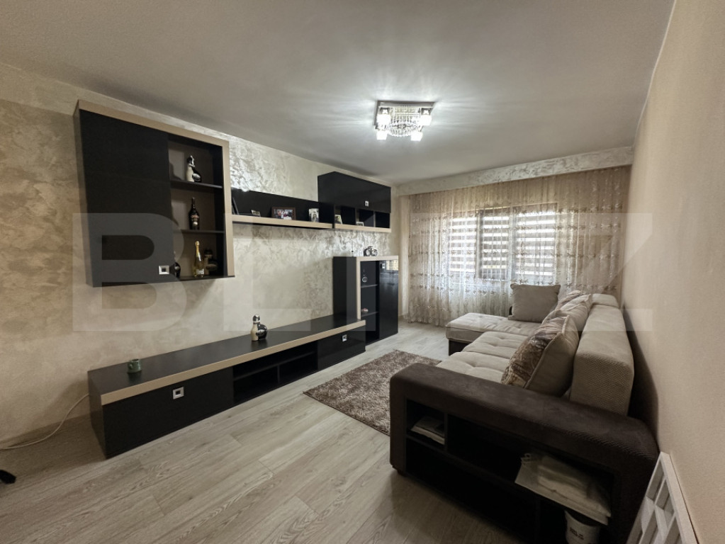Apartament 3 camere decomandat, cartierul 9 Mai