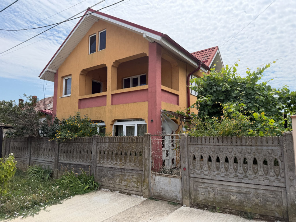 Casa de vanzare, utilata, suprafață 130 mp, P+1 , Teren 25