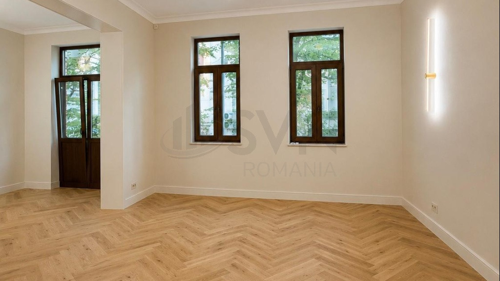 Apartamen l 3 Camere cu posibilitatea de a fi transformat...
