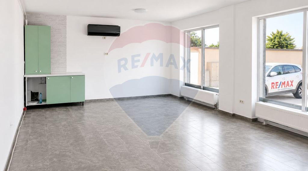 Ciorogârla | Spațiu Comercial Stradal | Parter 106 mp +...