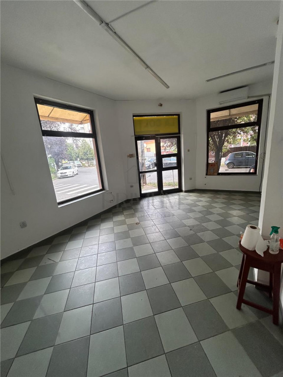 Spatiu de birou - zona linistita - centrala proprie - aer co