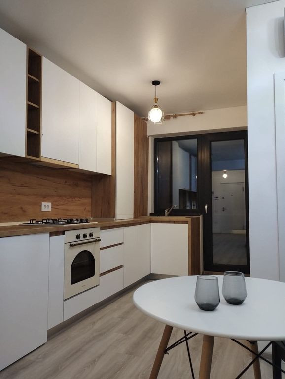 De inchiriat apartament cu 2 camere bloc nou, etaj 2, 500...