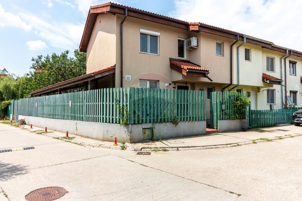 Vanzare Vila Familiala Azur Pipera, 4 cam 120mpu, curte m...