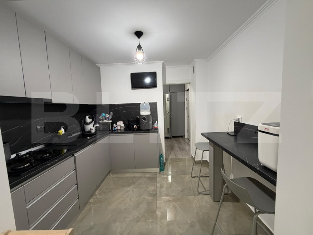 Apartament 3 camere decomandat, 68 mp, zona Rovine