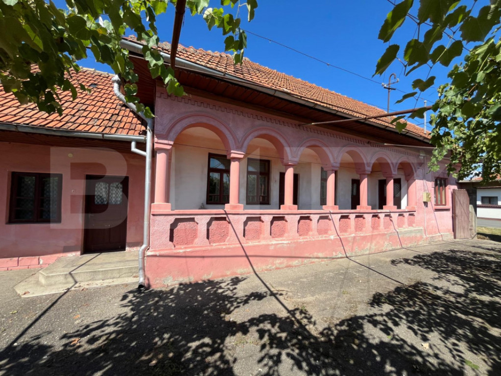 Casa de vanzare, 5 camere, 146 mp, zona TURCINESTI