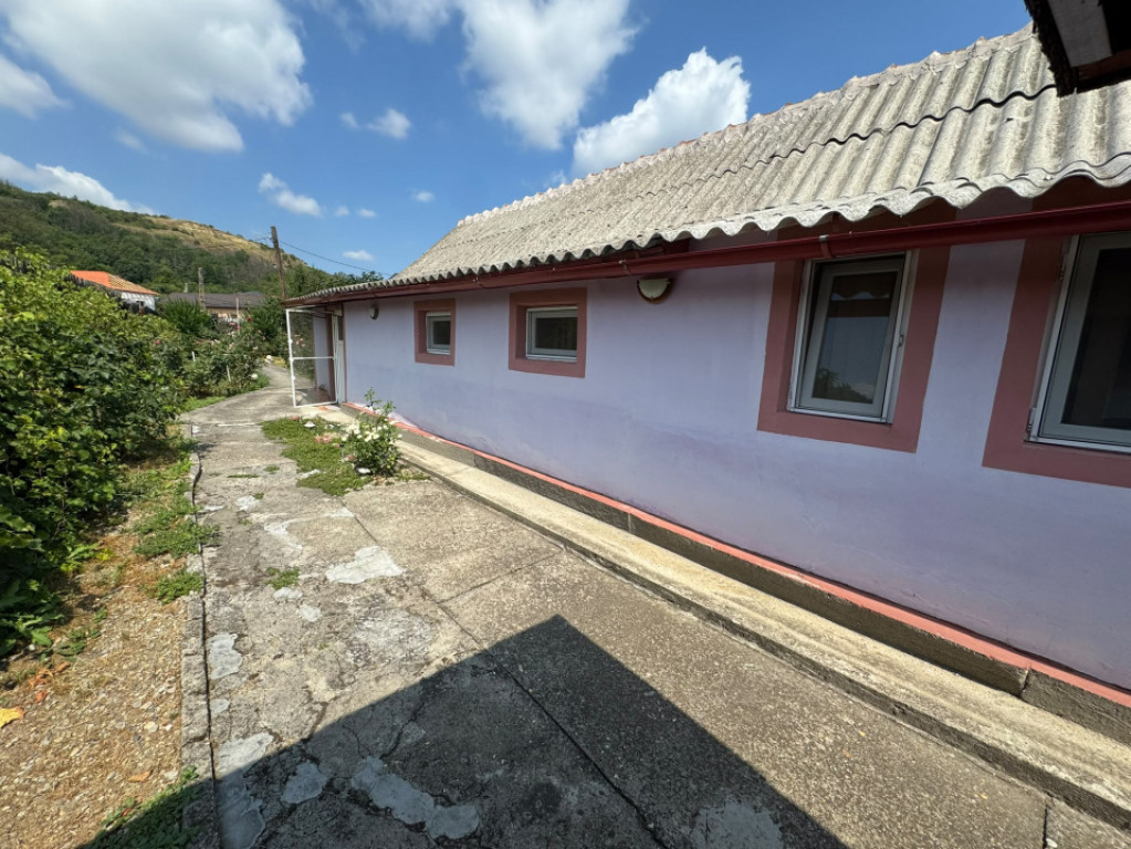 Casă parter, 90 mp utili, zona Brestei/Râului