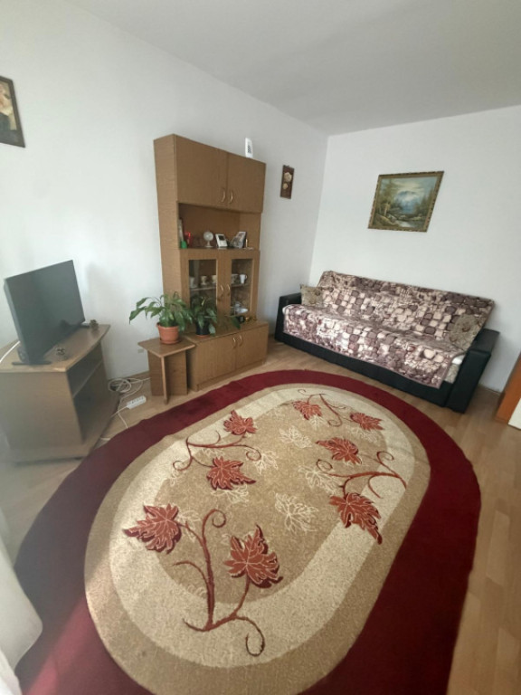 Garsonieră decomandata, 35 mp , etaj 1/4, zona Lapus Argesi