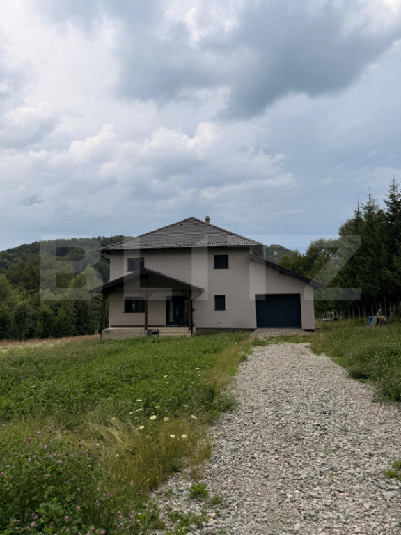Casa 4 camere, 250 mp, zona Rasnov