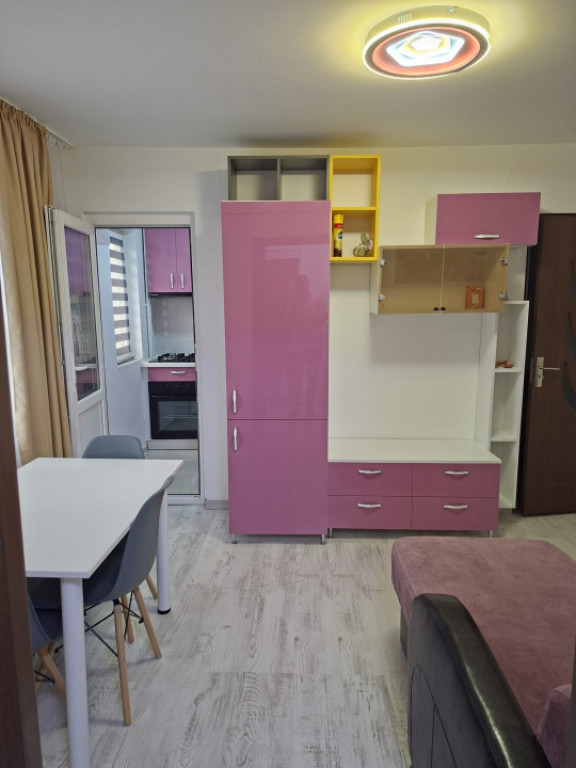 Apartament 3 camere, mobilat și utilat modern, Valea Roșie