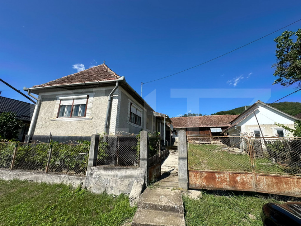 Casă cu teren de 5.049 mp și anexe, Galații Bistriței