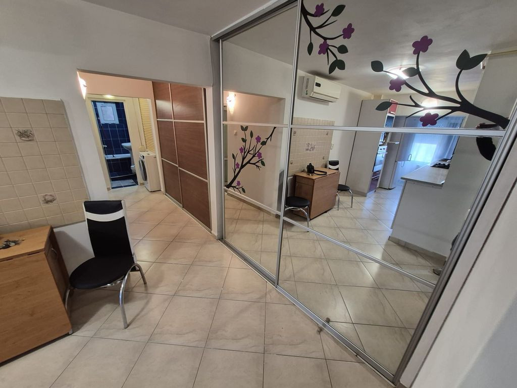De inchiriat apartament cu 3 camere, etaj 3, Micro 16, 45...