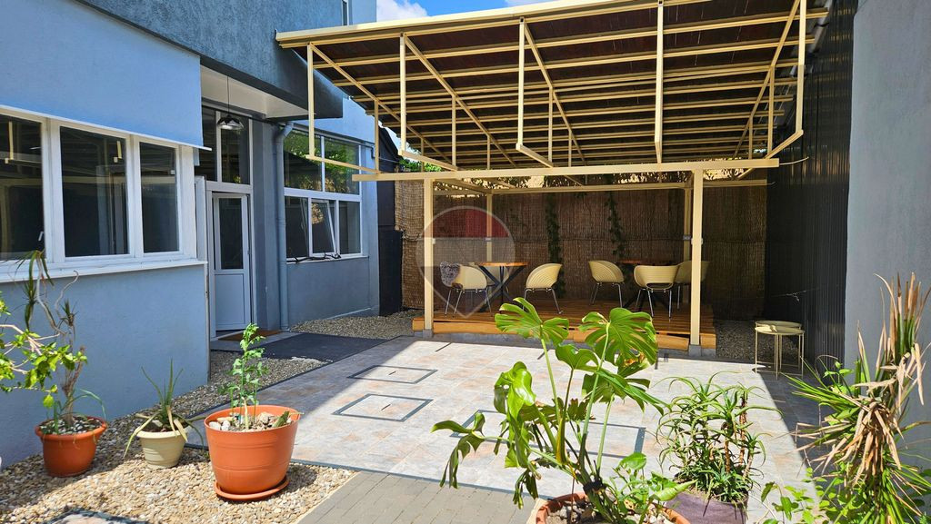 Spațiu modern, compartimentabil, 120 mp, cu terasă – ...