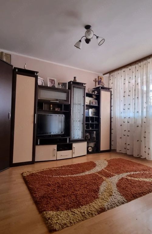 De inchiriat apartament 2 camere, Micro 20, zona 2 Cocosi...