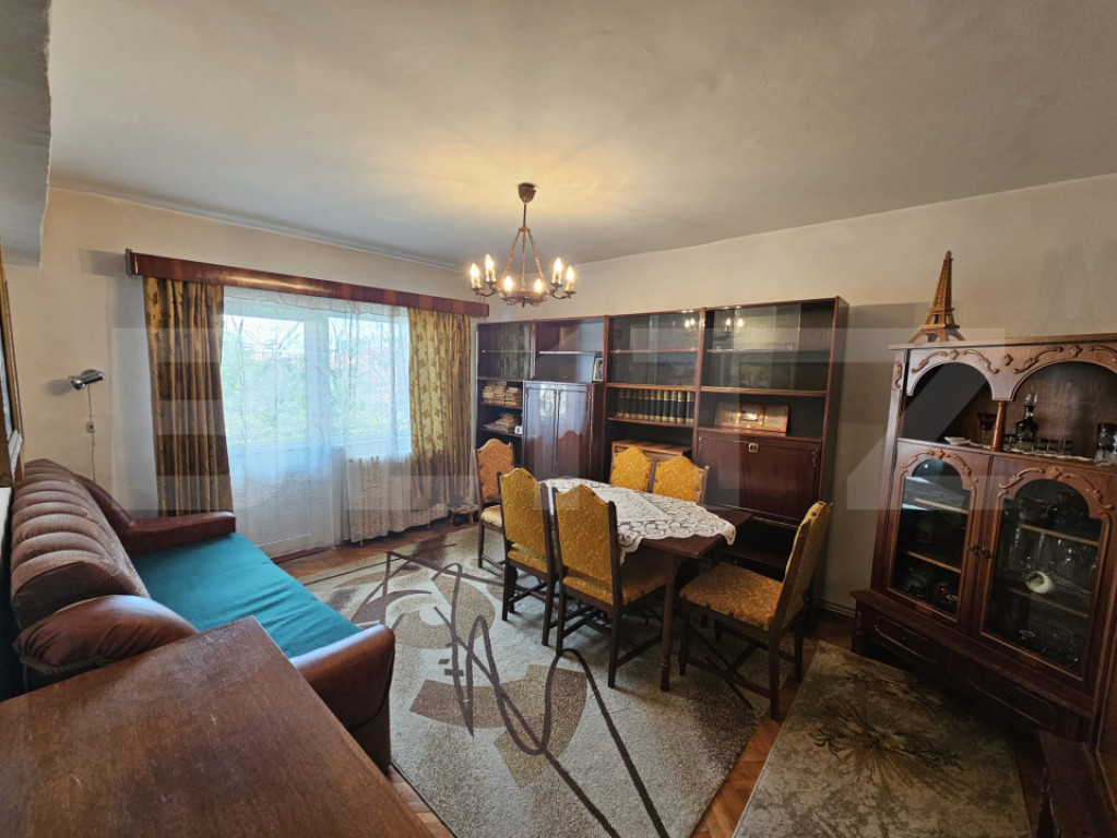 Apartament cu 4 camere, 77 mp, etaj 2, zona Dallas - Aiud