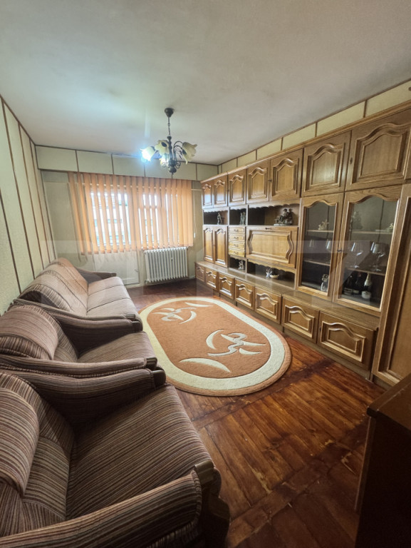 Apartament cu 2 camere de închiriat – Zona Brădet