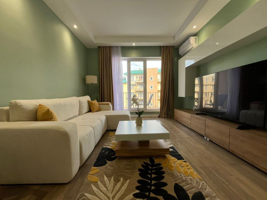 COSMOPOLIS - Apartament cu 4 camere, mobilat si utilat.