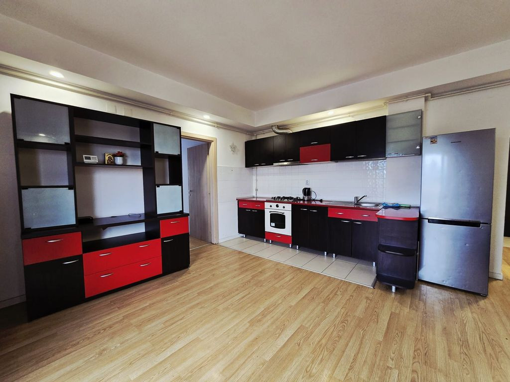 COSMOPOLIS - Apartament cu 2 camere, mobilat si utilat.
