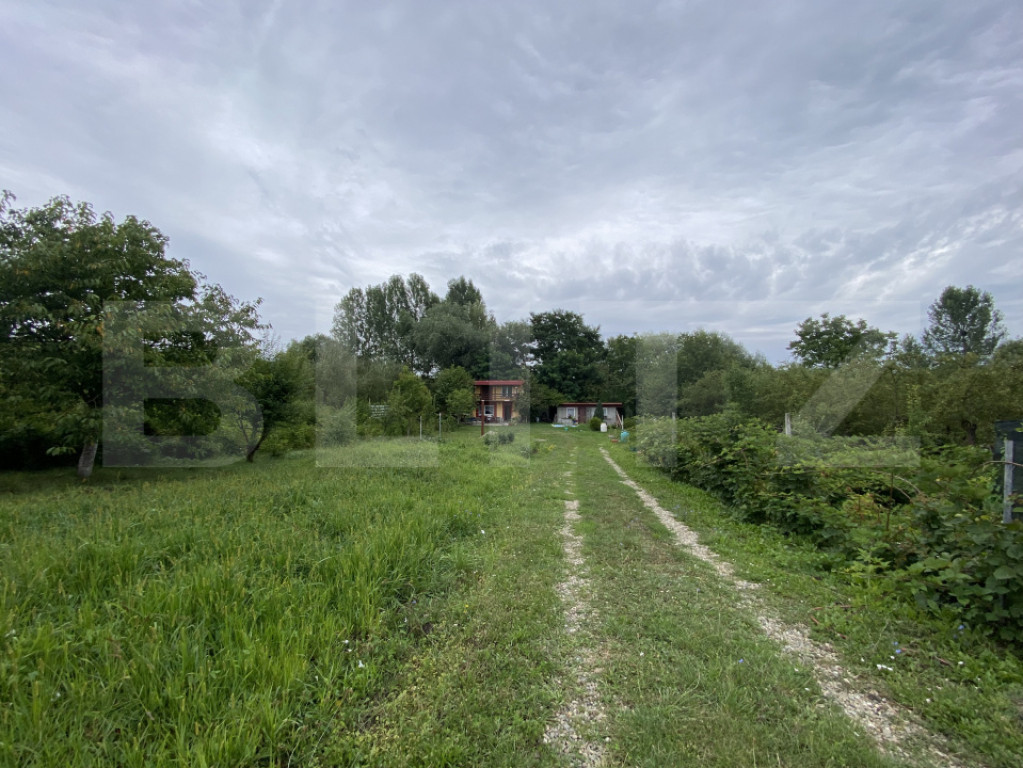 Casa de vanzare, 15 arii de teren, zona Dumitra