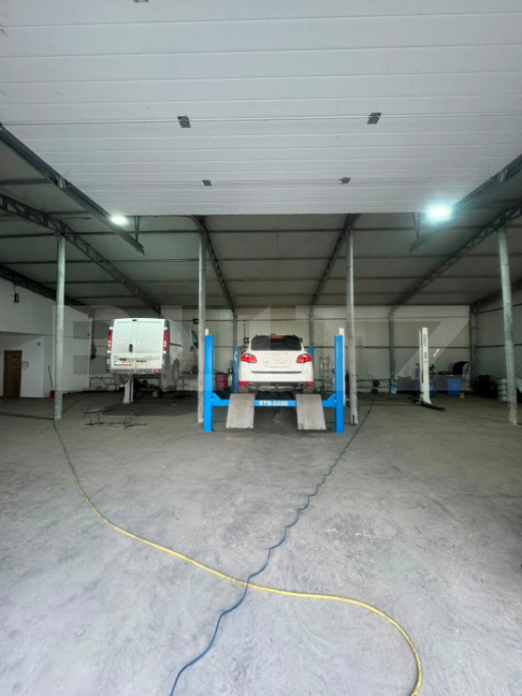 Service auto complet echipat de închiriat, 400 mp, Parcare