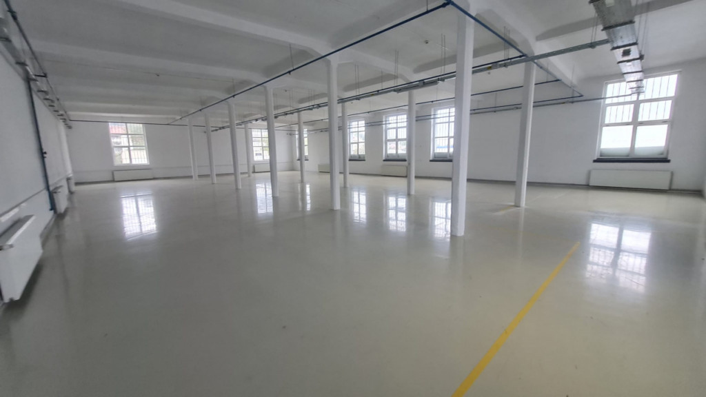 Spatiu industrial 3 camere zona Central Cisnadie
